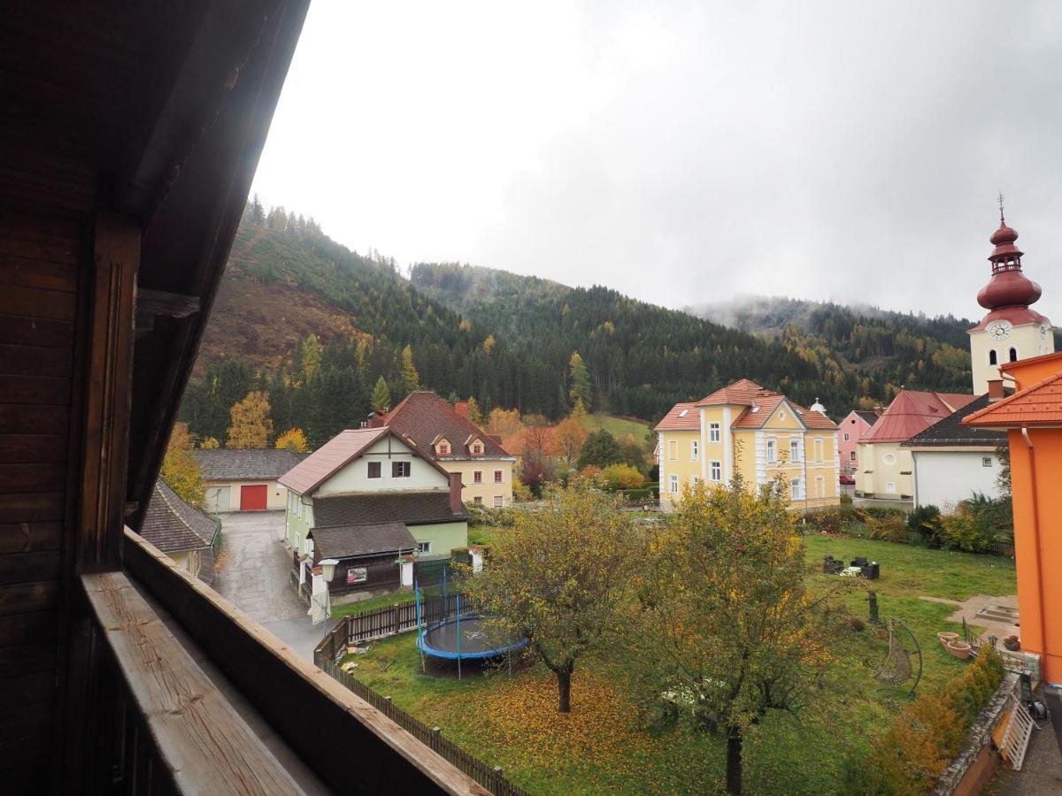 Gasthof Zum Gruenen Specht Oberzeiring Exterior photo